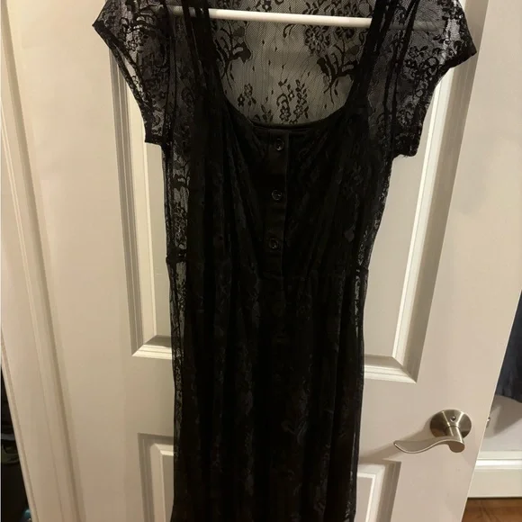 Disturbia lace dress - Picture 4 of 4